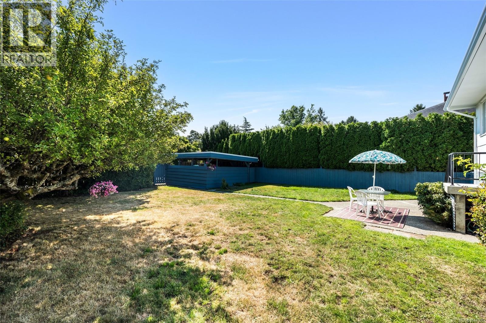 2667 Dunlevy Street, Oak Bay