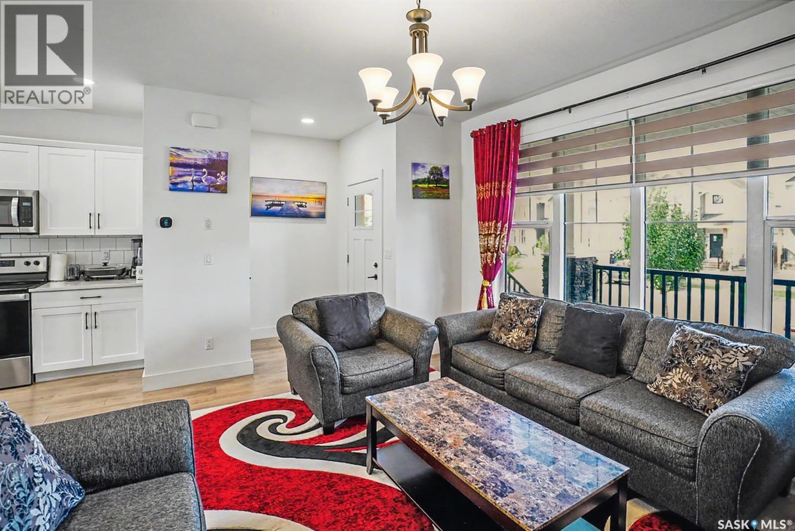 138 Rosewood BOULEVARD E - 12