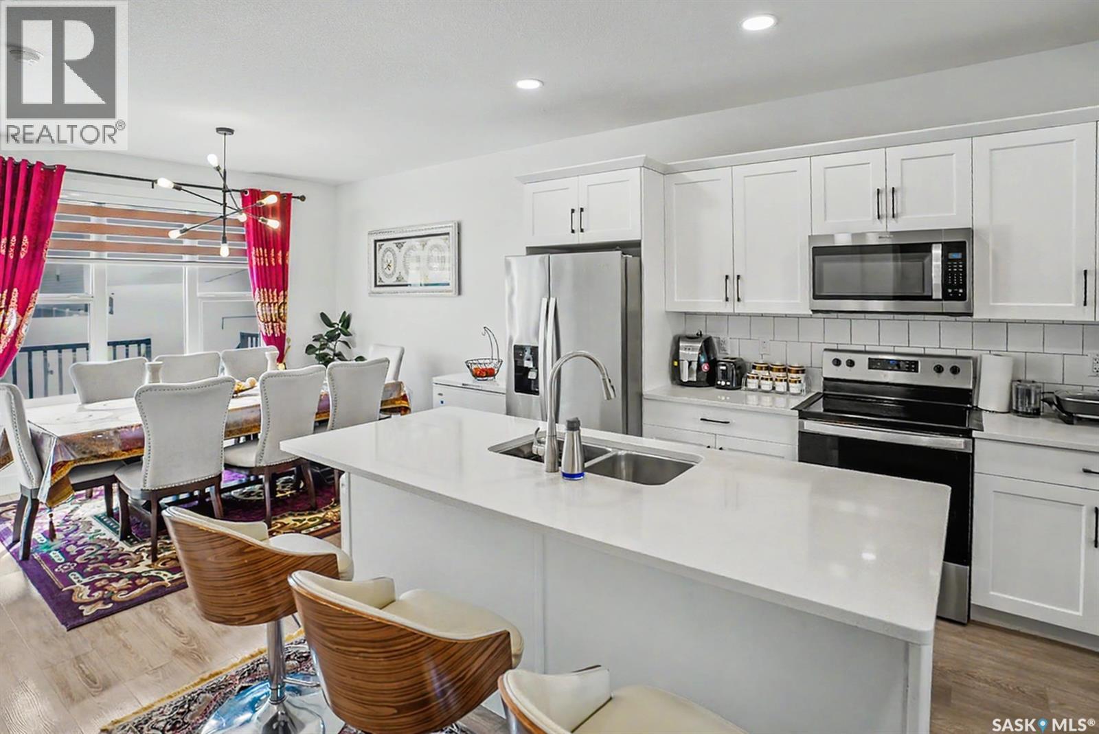 138 Rosewood BOULEVARD E - 16