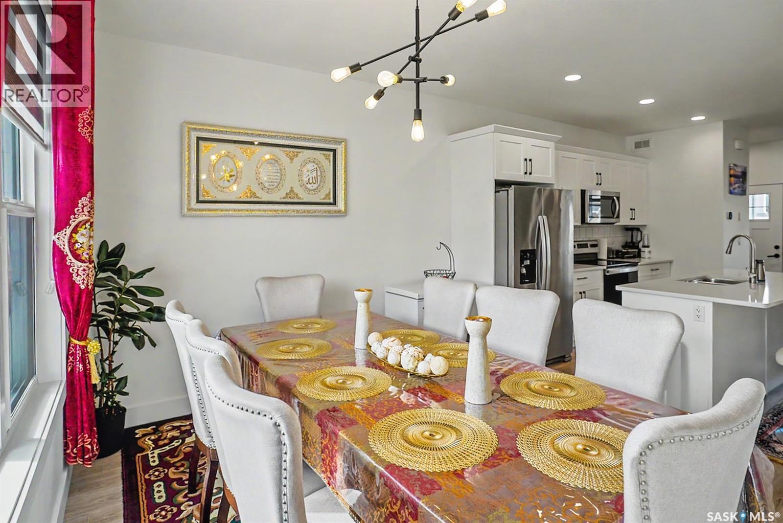 138 Rosewood BOULEVARD E - 24
