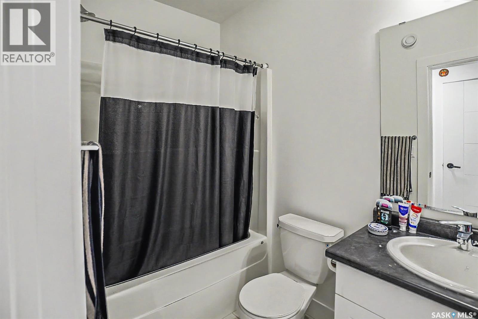 138 Rosewood BOULEVARD E - 51