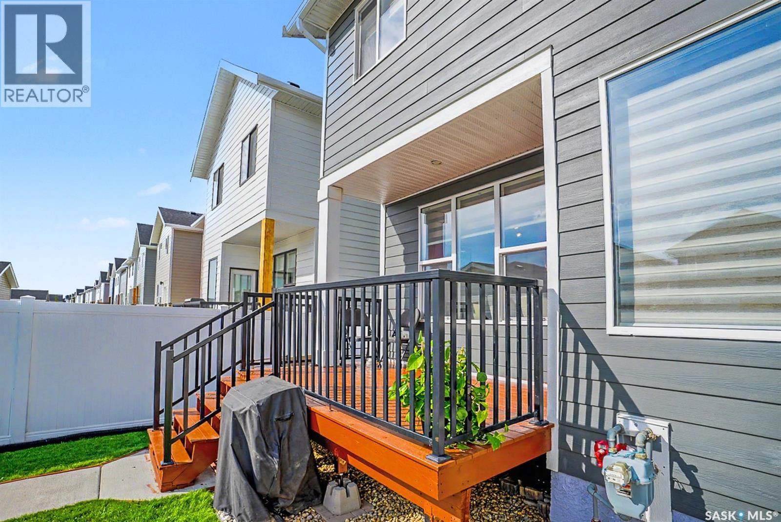138 Rosewood BOULEVARD E - 57