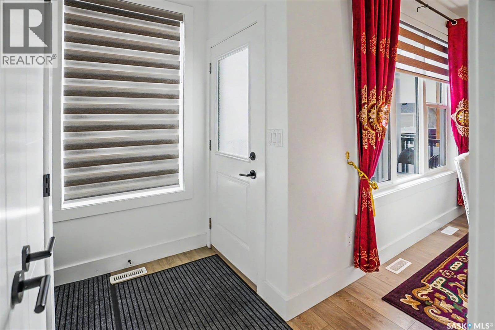 138 Rosewood BOULEVARD E - Image 8