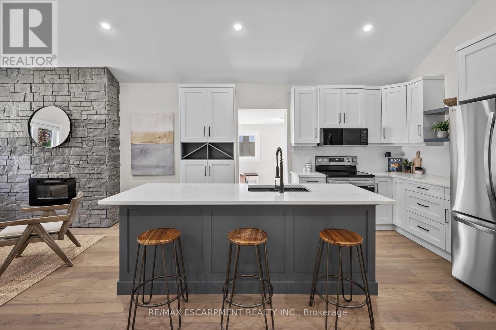 1041 SHEPHERD'S DRIVE - 13