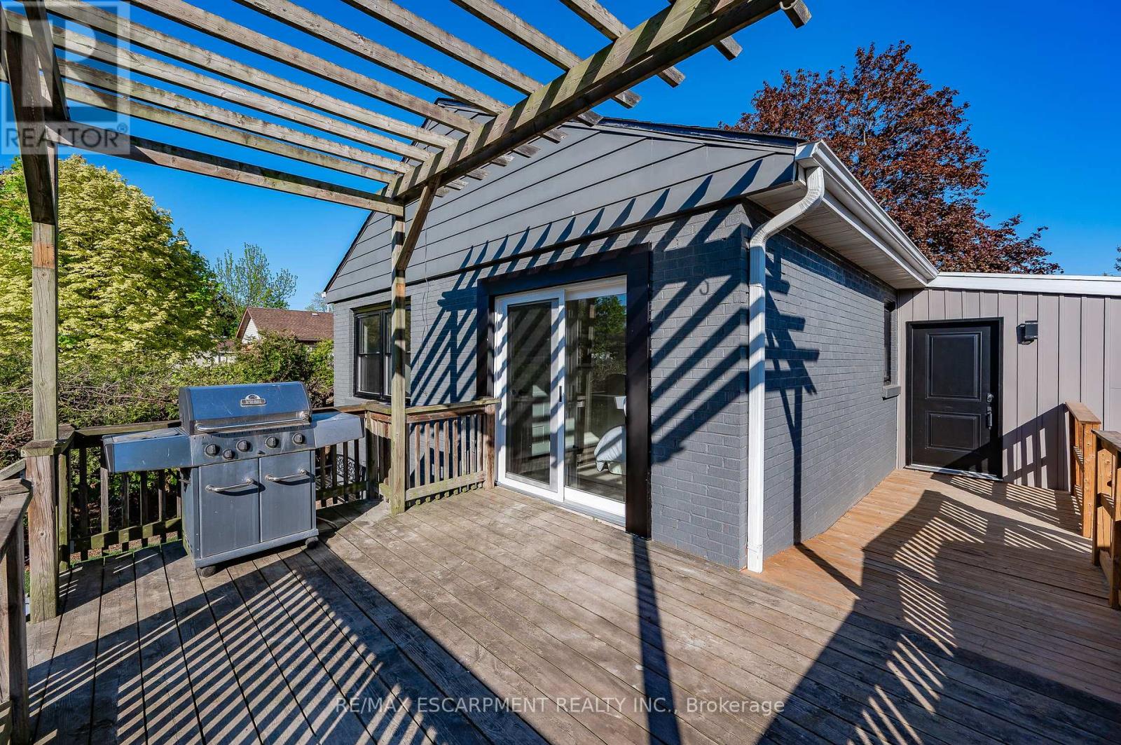 1041 SHEPHERD'S DRIVE - 44
