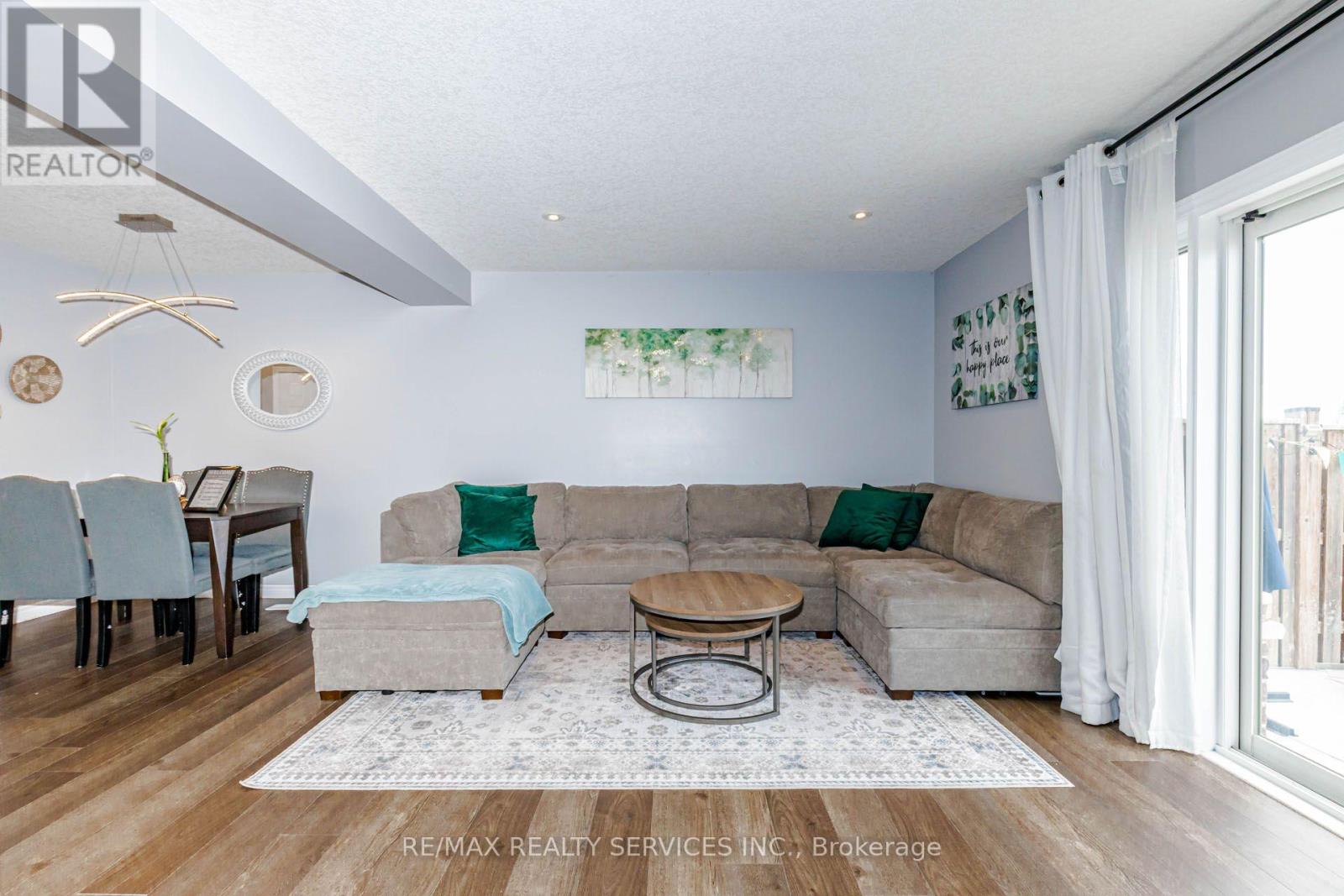 1561 DUNKIRK AVENUE - 14