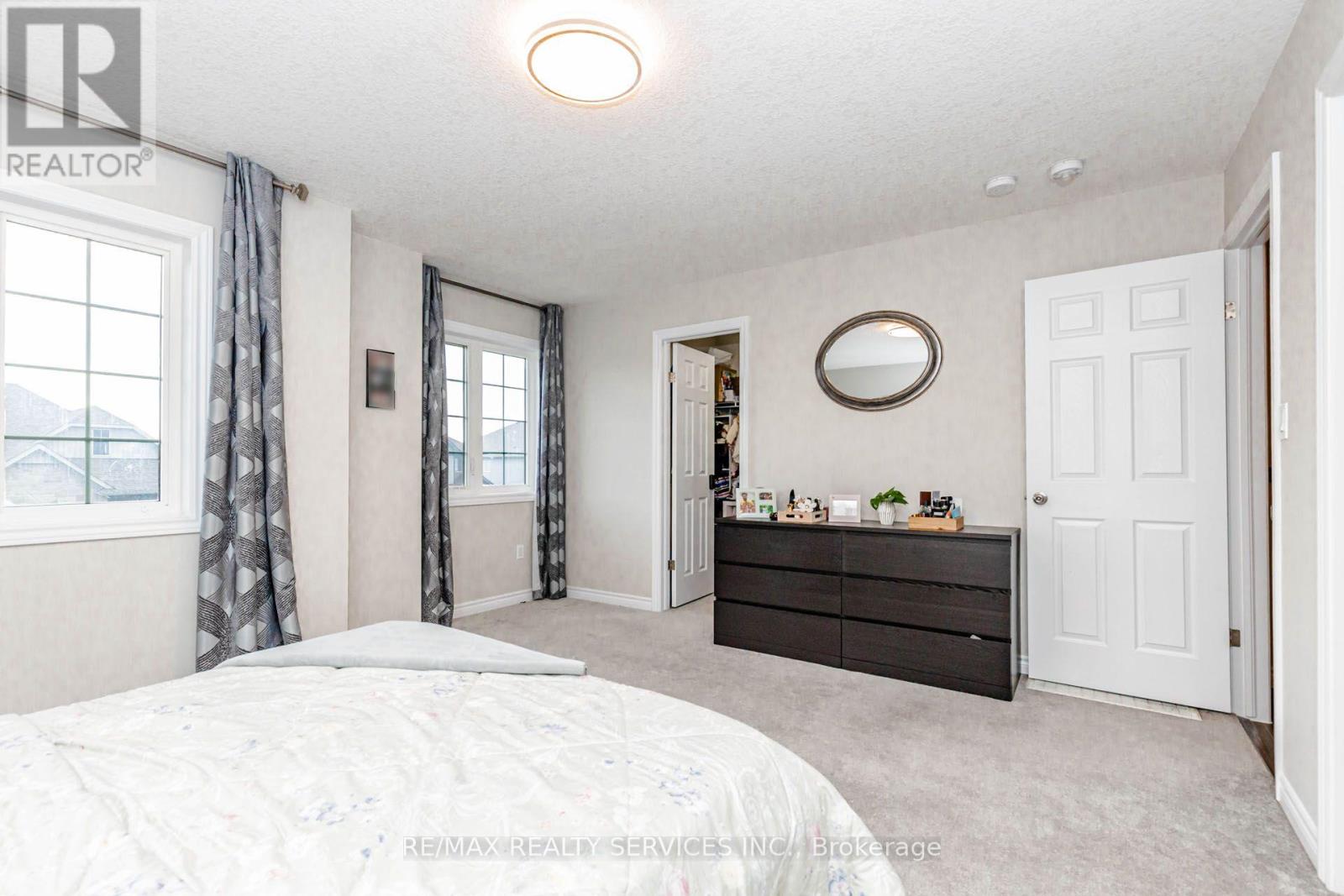 1561 DUNKIRK AVENUE - 23