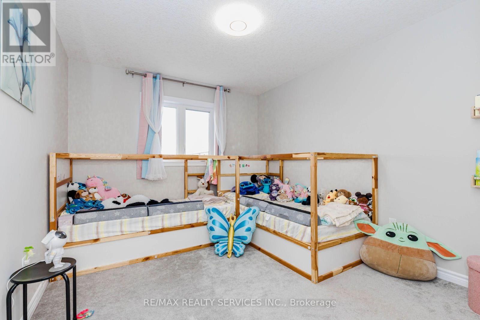 1561 DUNKIRK AVENUE - 31