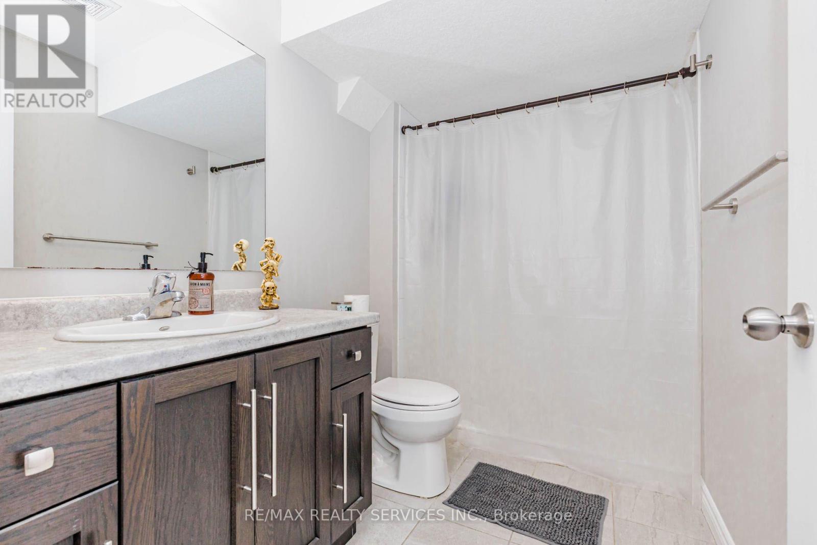 1561 DUNKIRK AVENUE - 32