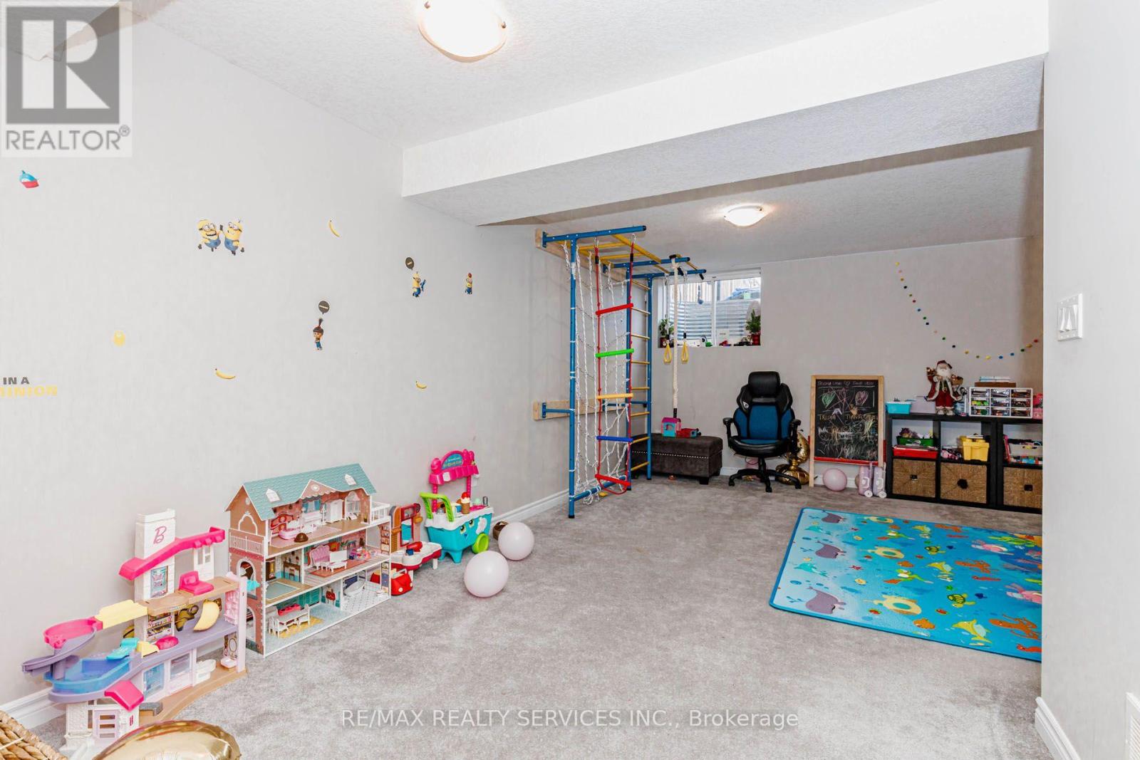 1561 DUNKIRK AVENUE - 36