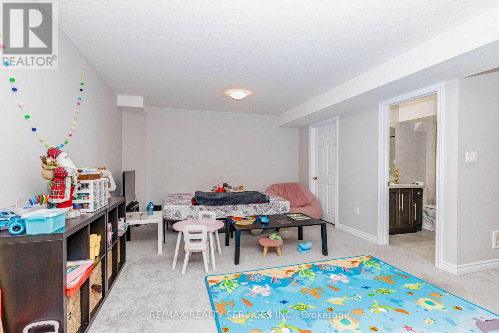 1561 DUNKIRK AVENUE - 38