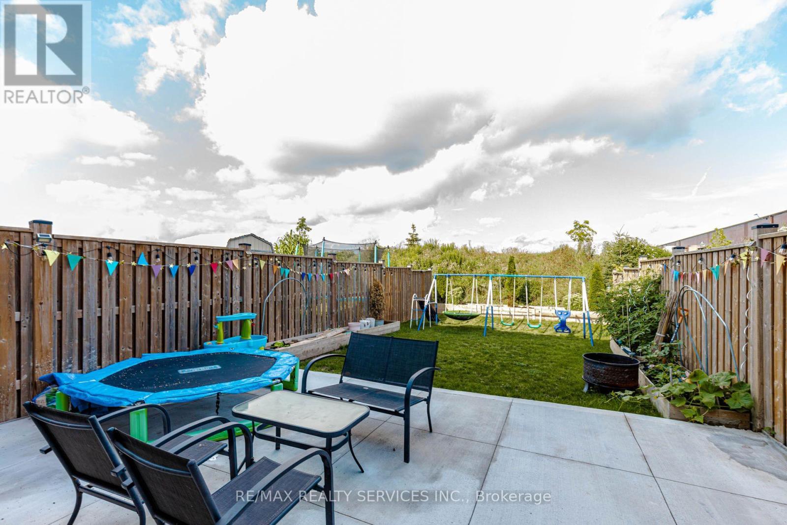 1561 DUNKIRK AVENUE - 42