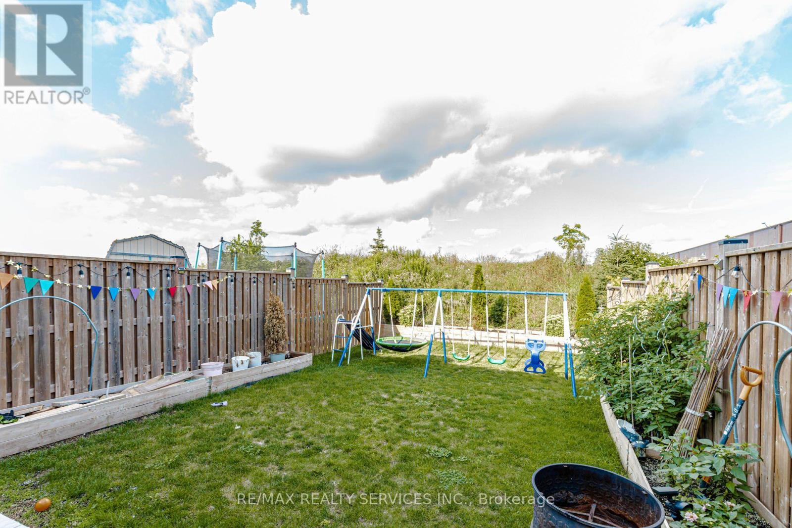 1561 DUNKIRK AVENUE - 44