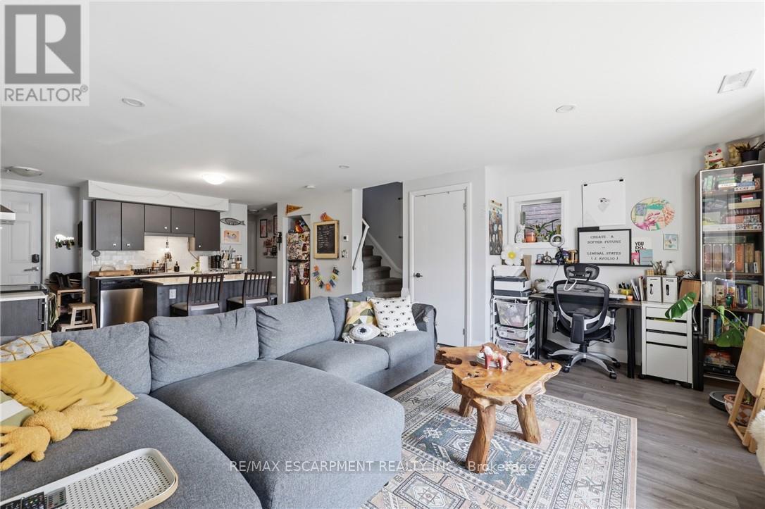74 CATHCART STREET - 22