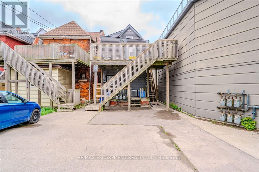 74 CATHCART STREET - 47