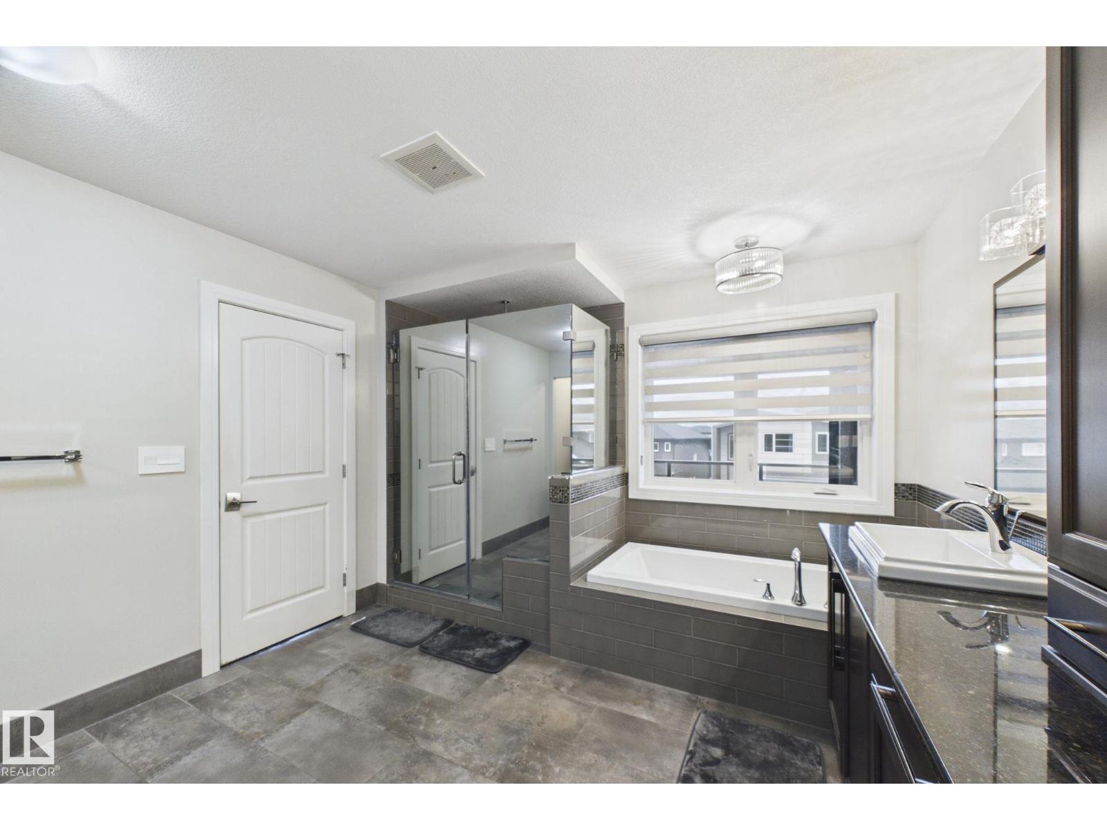 48 Lundberg Crescent - Photo 30