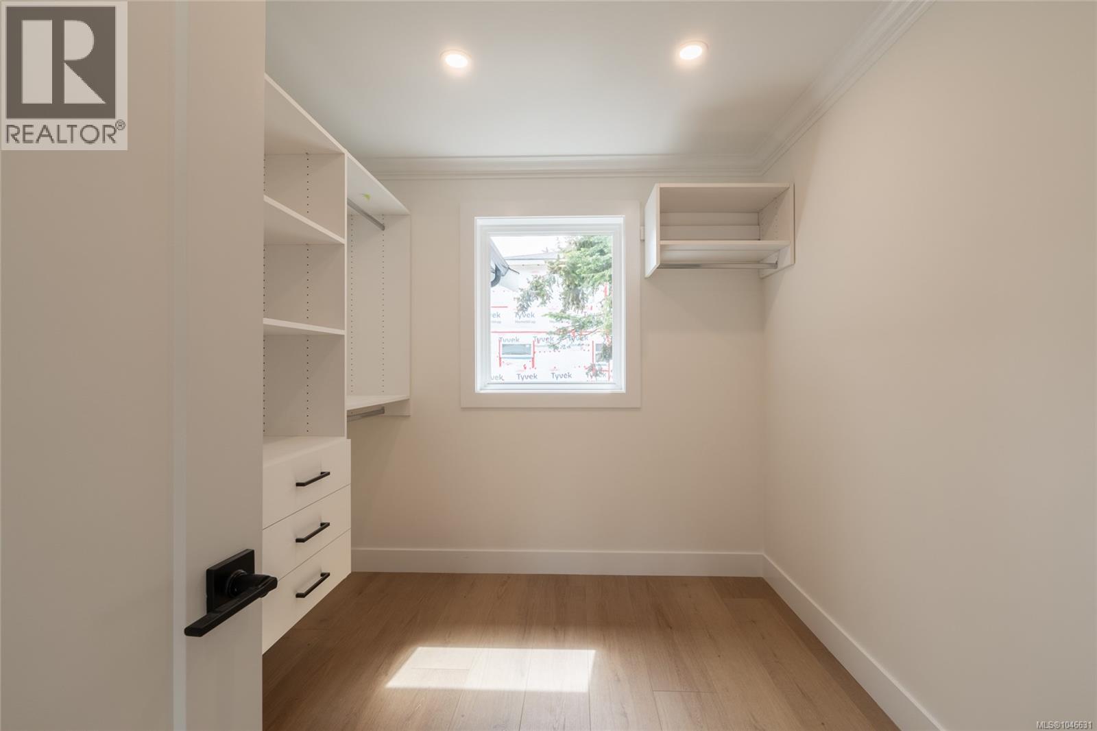 561 Belford Pl - Image 14