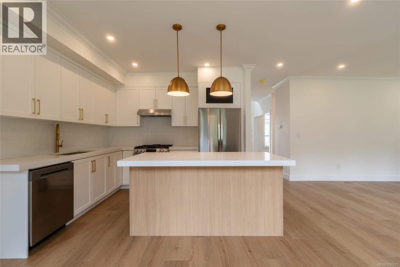 561 Belford Pl - Image 3