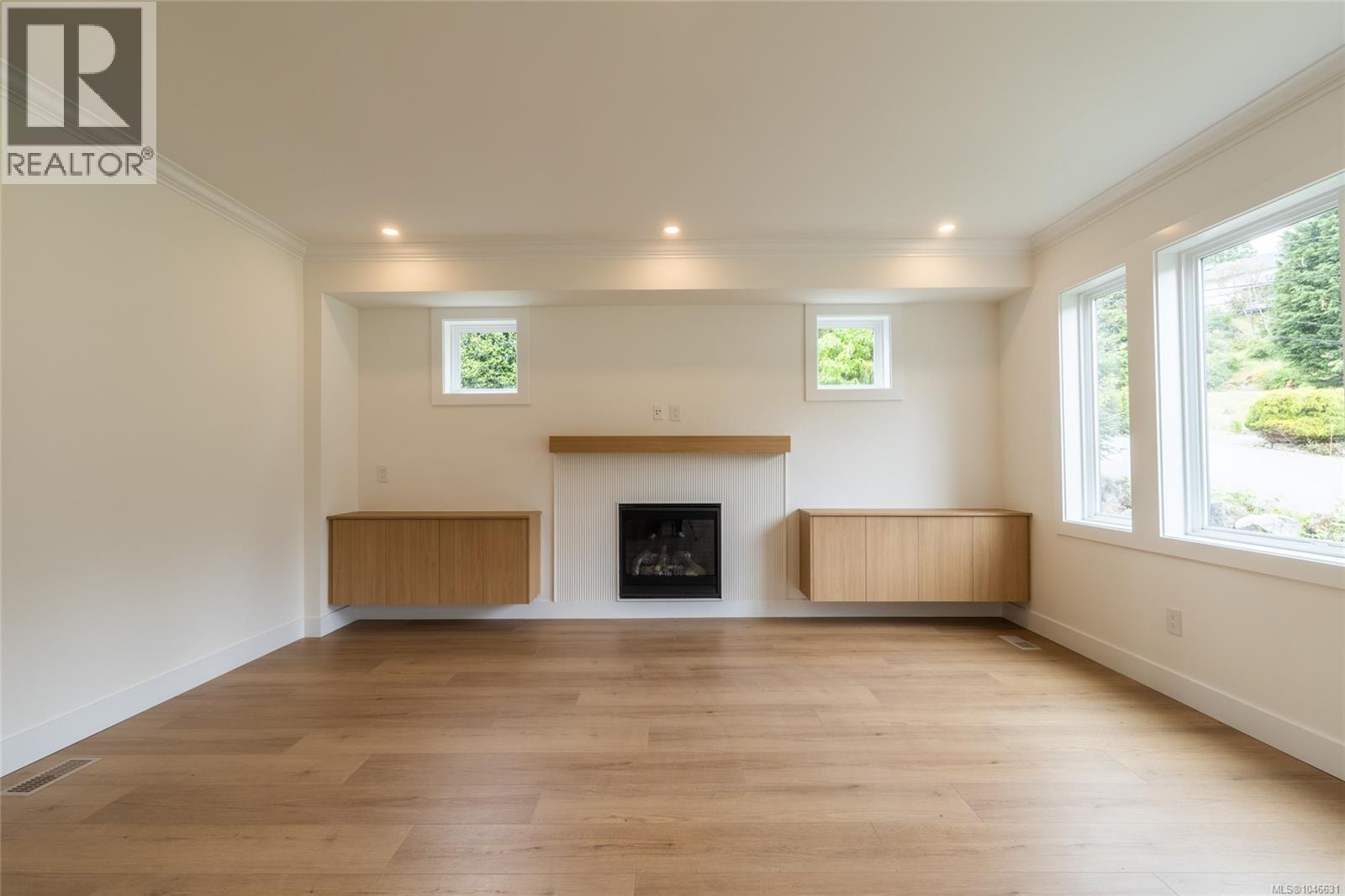 561 Belford Pl - 7