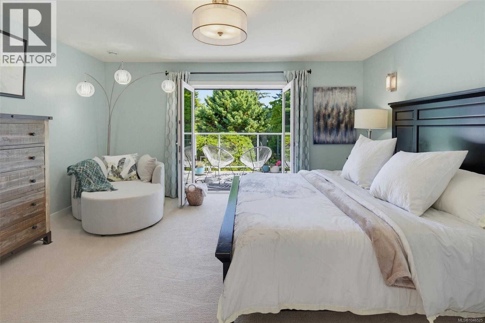  4902 Alamida Crescent, Saanich