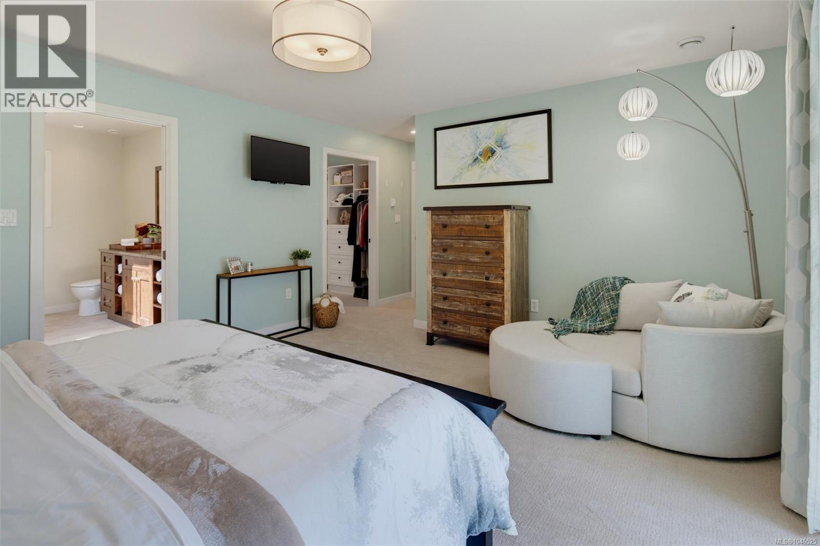  4902 Alamida Crescent, Saanich