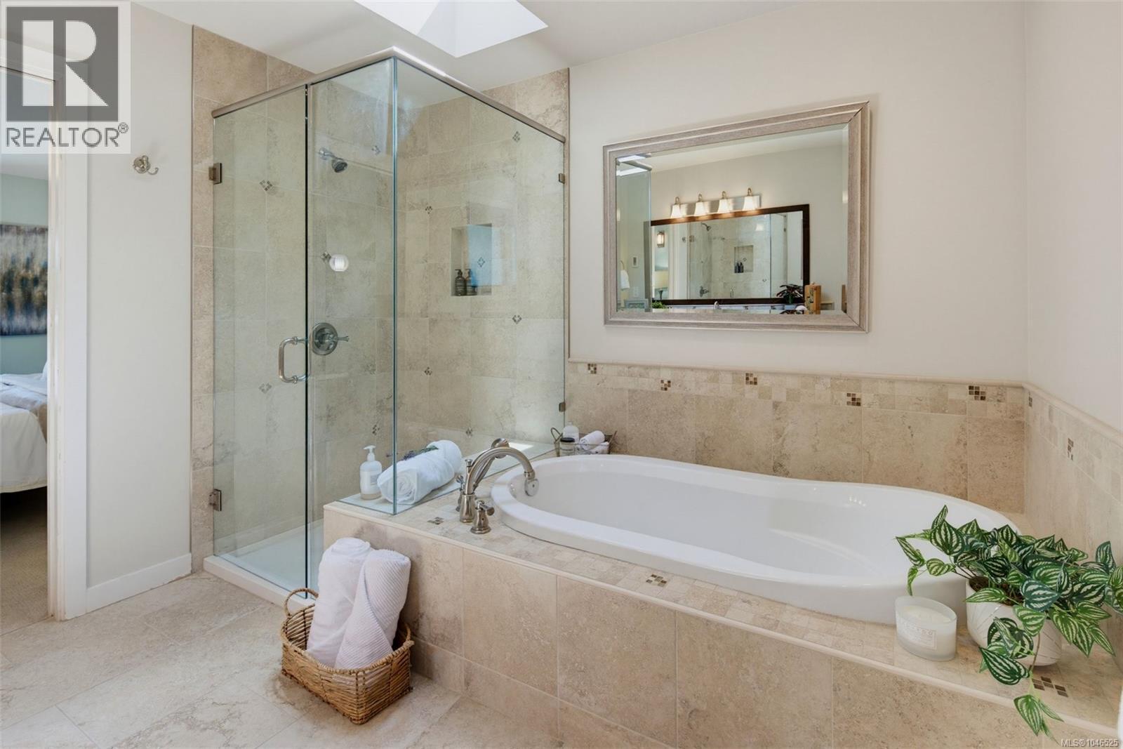  4902 Alamida Crescent, Saanich