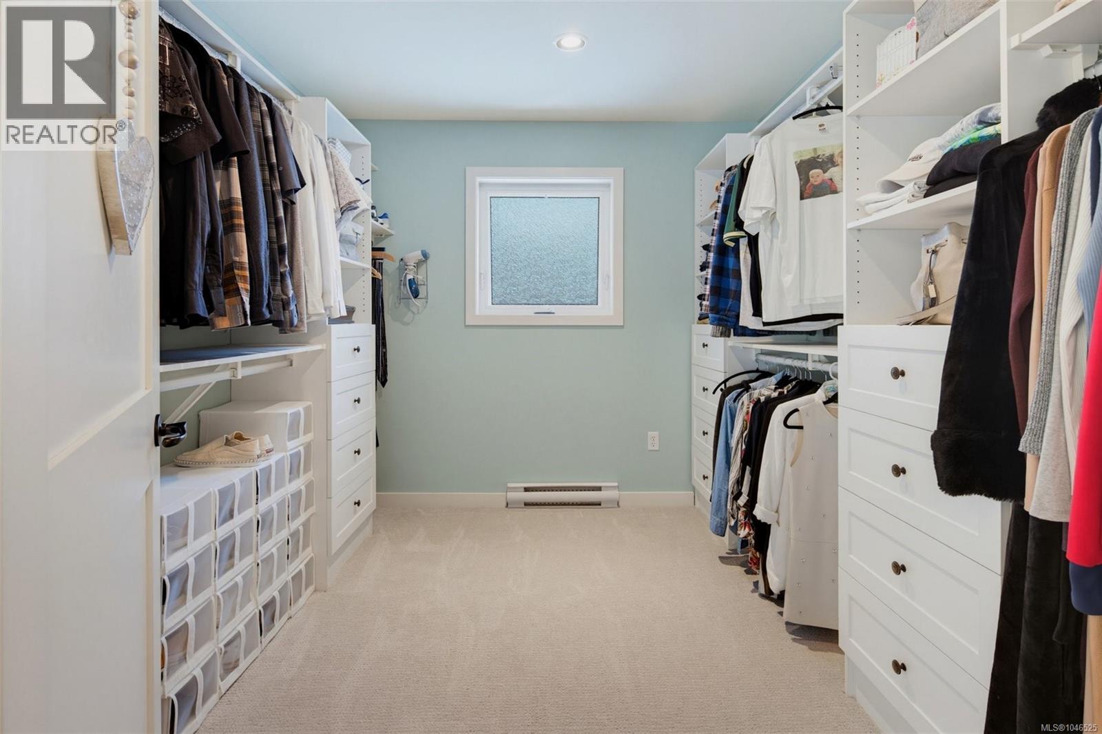  4902 Alamida Crescent, Saanich