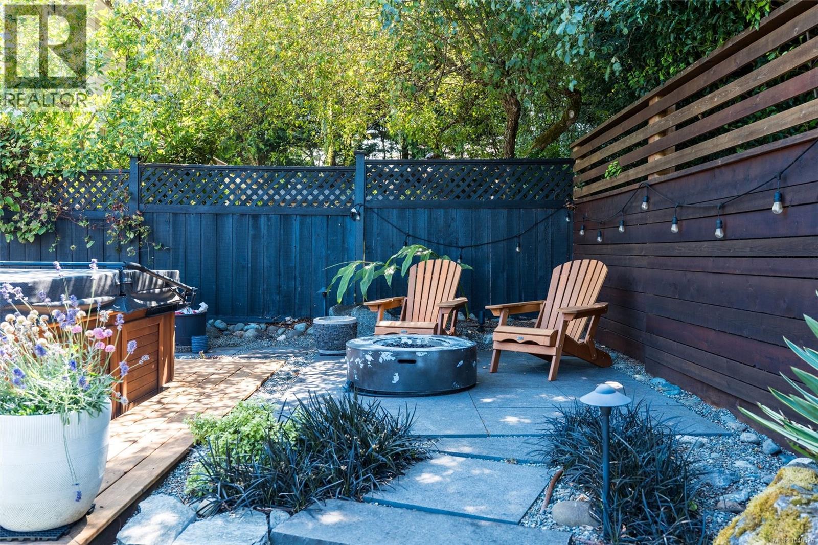  4902 Alamida Crescent, Saanich