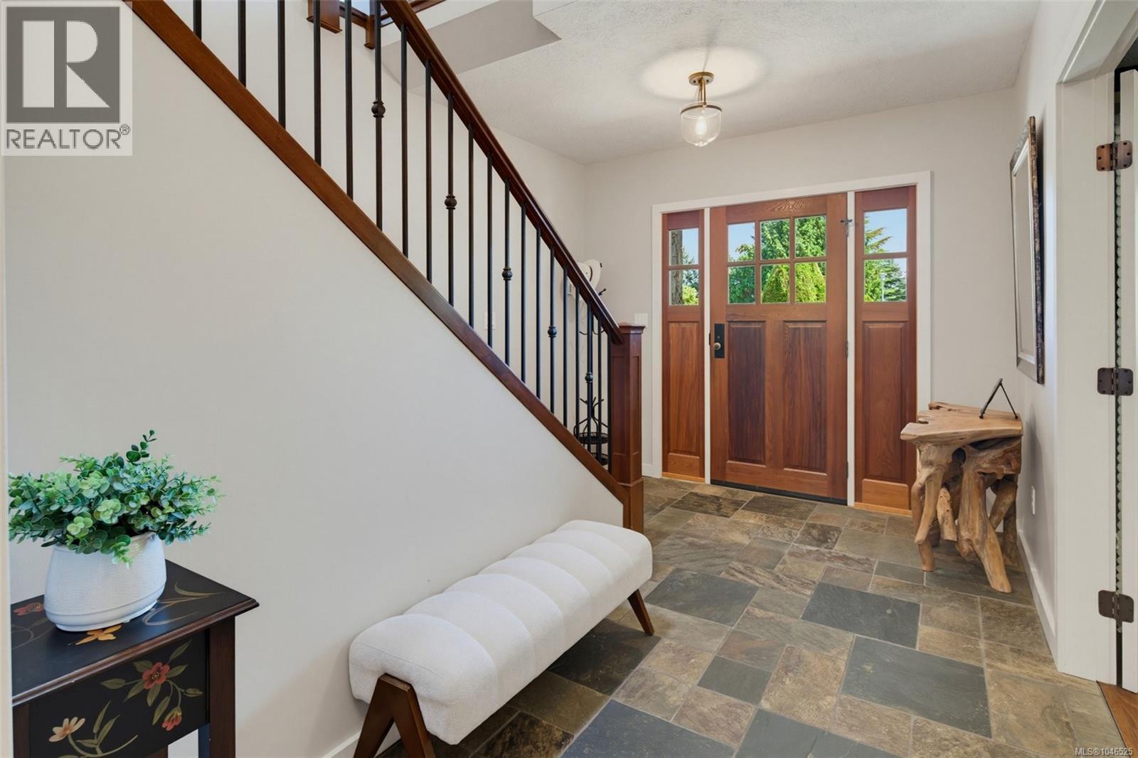  4902 Alamida Crescent, Saanich