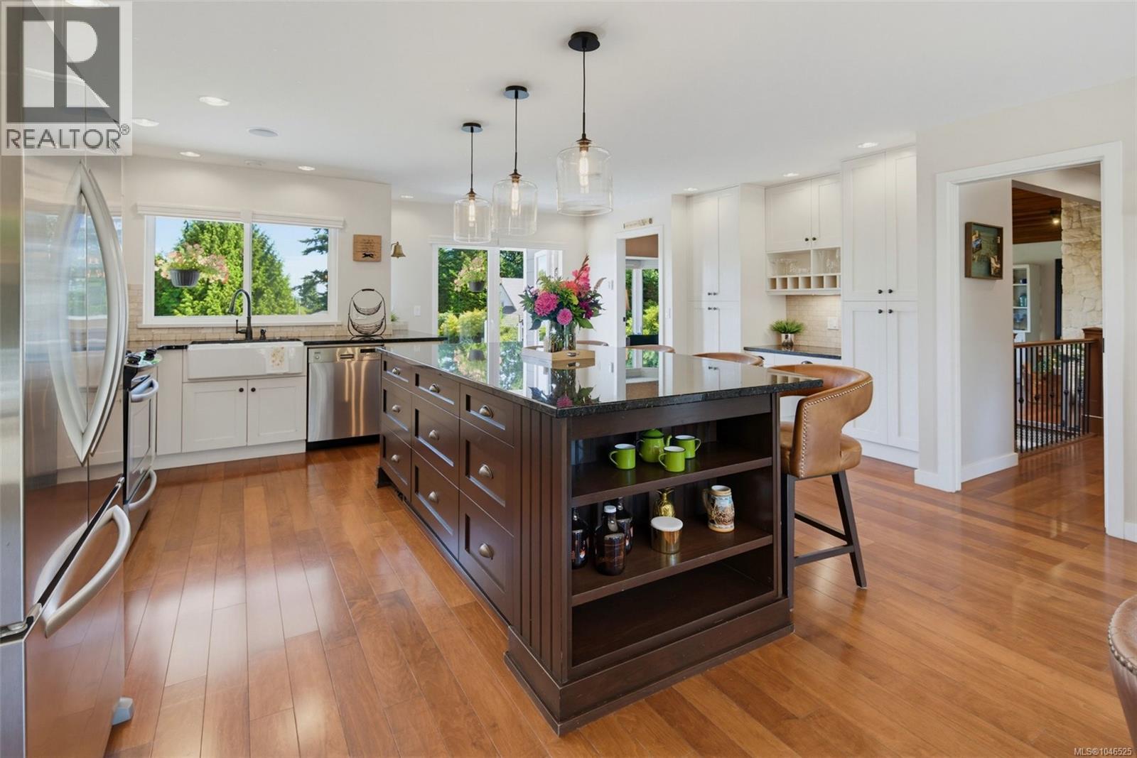  4902 Alamida Crescent, Saanich