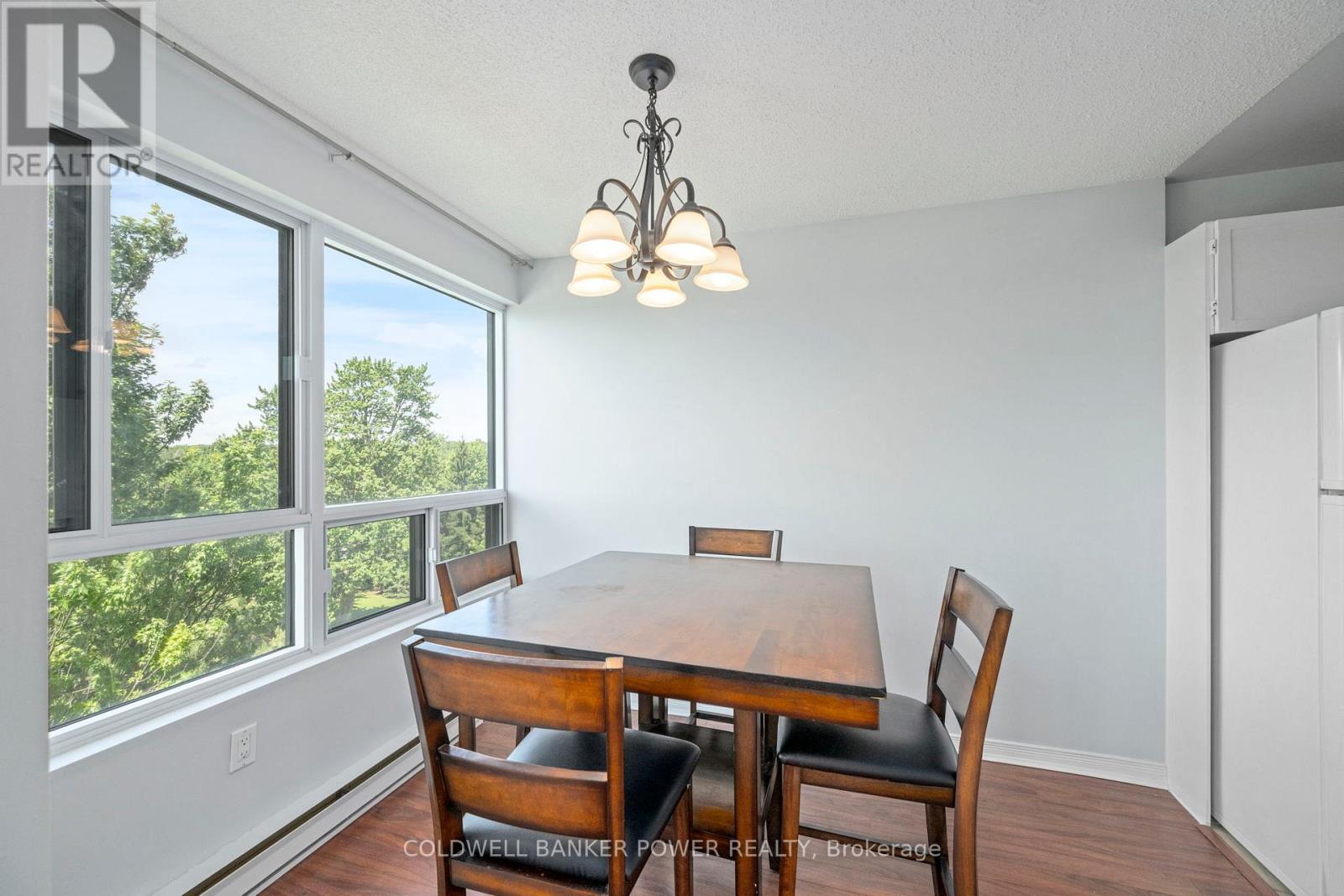 #704 600 GRENFELL DRIVE - 10