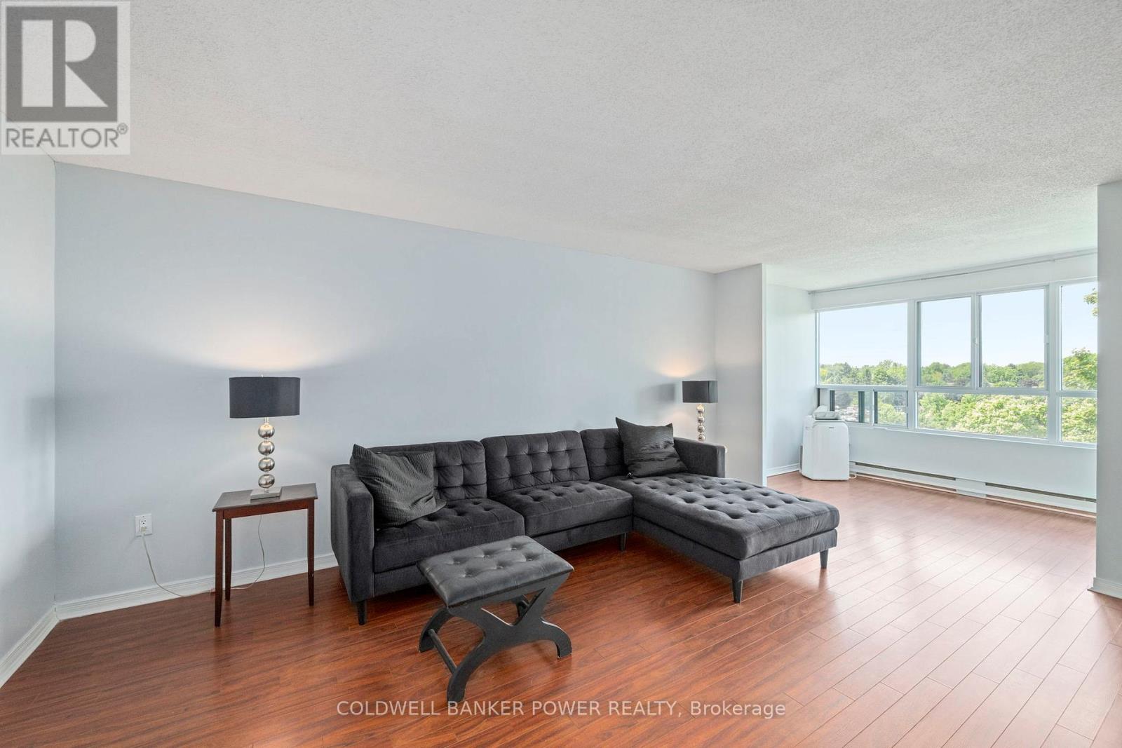 #704 600 GRENFELL DRIVE - Image 8