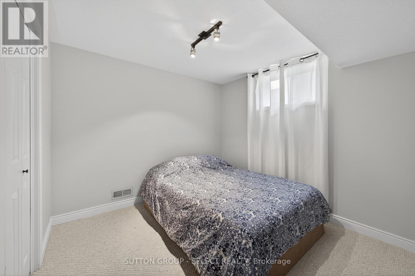 135 PLANE TREE DRIVE - Image 33
