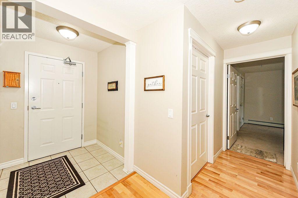 #208 5419 49 Avenue - 3