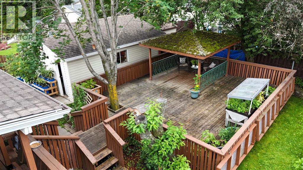 1418 53 Street - 2