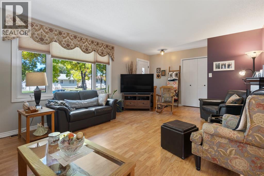 4609 45 Street - Image 4