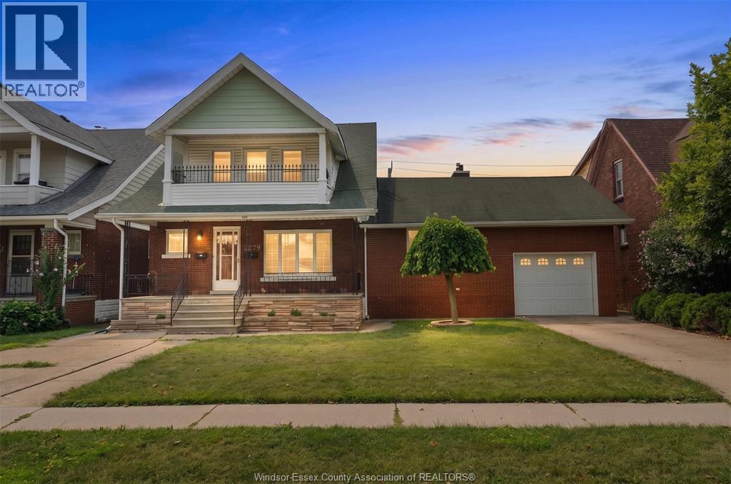 2279 Lillian AVENUE - 1