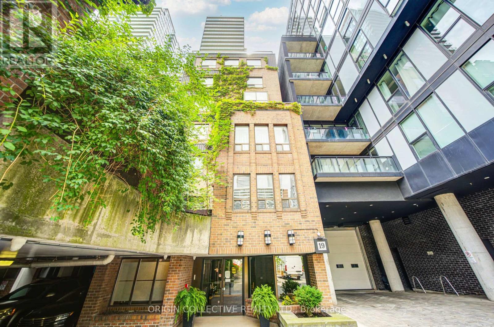 #305 19 DUNDONALD STREET - 1