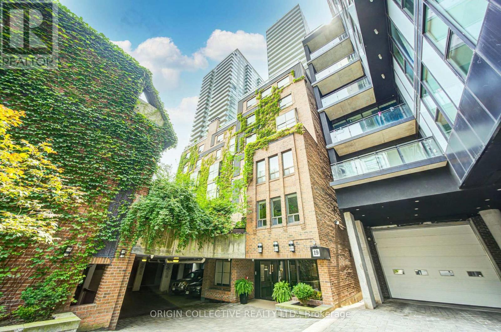 #305 19 DUNDONALD STREET - 2