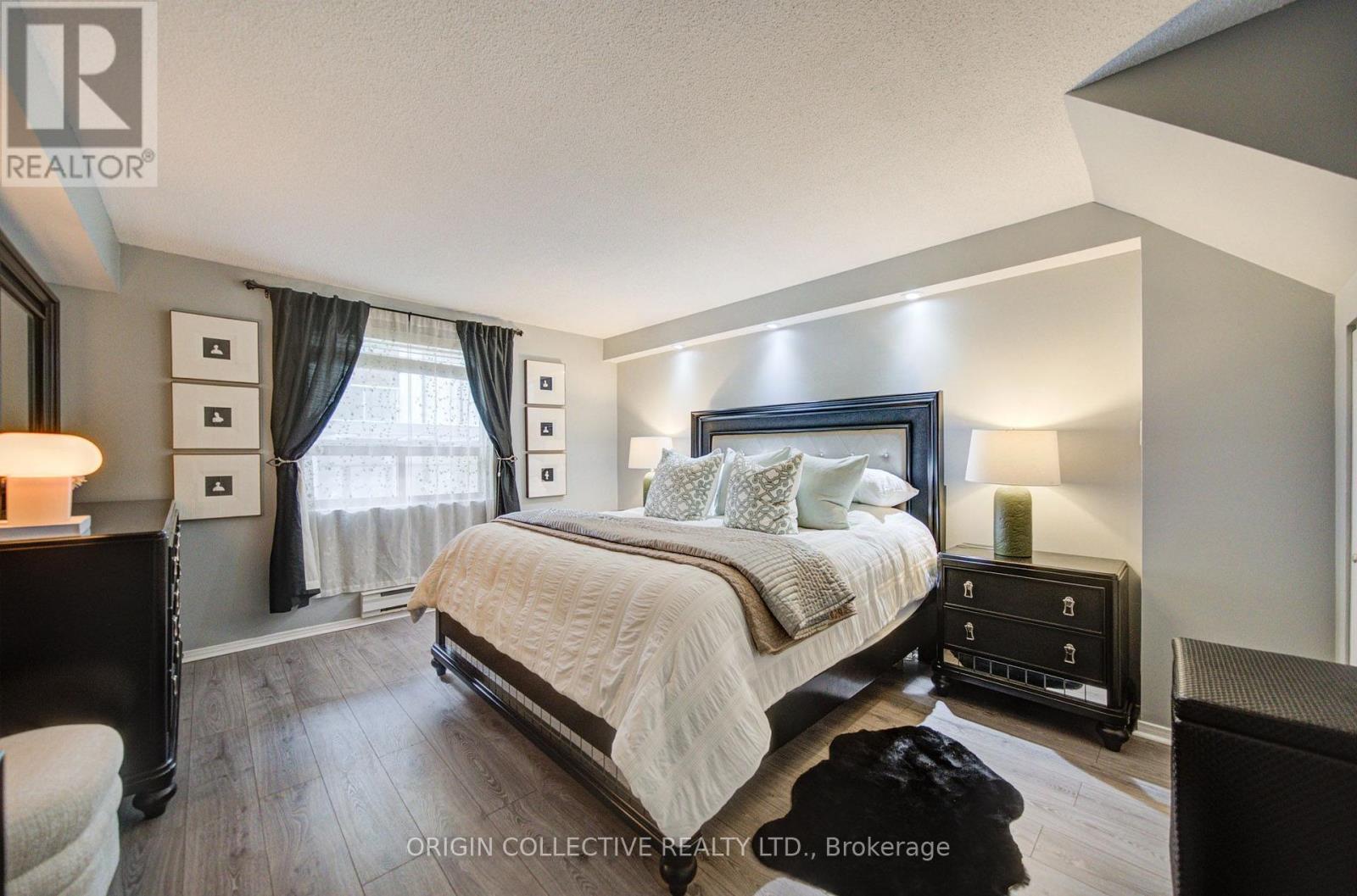 #305 19 DUNDONALD STREET - 25
