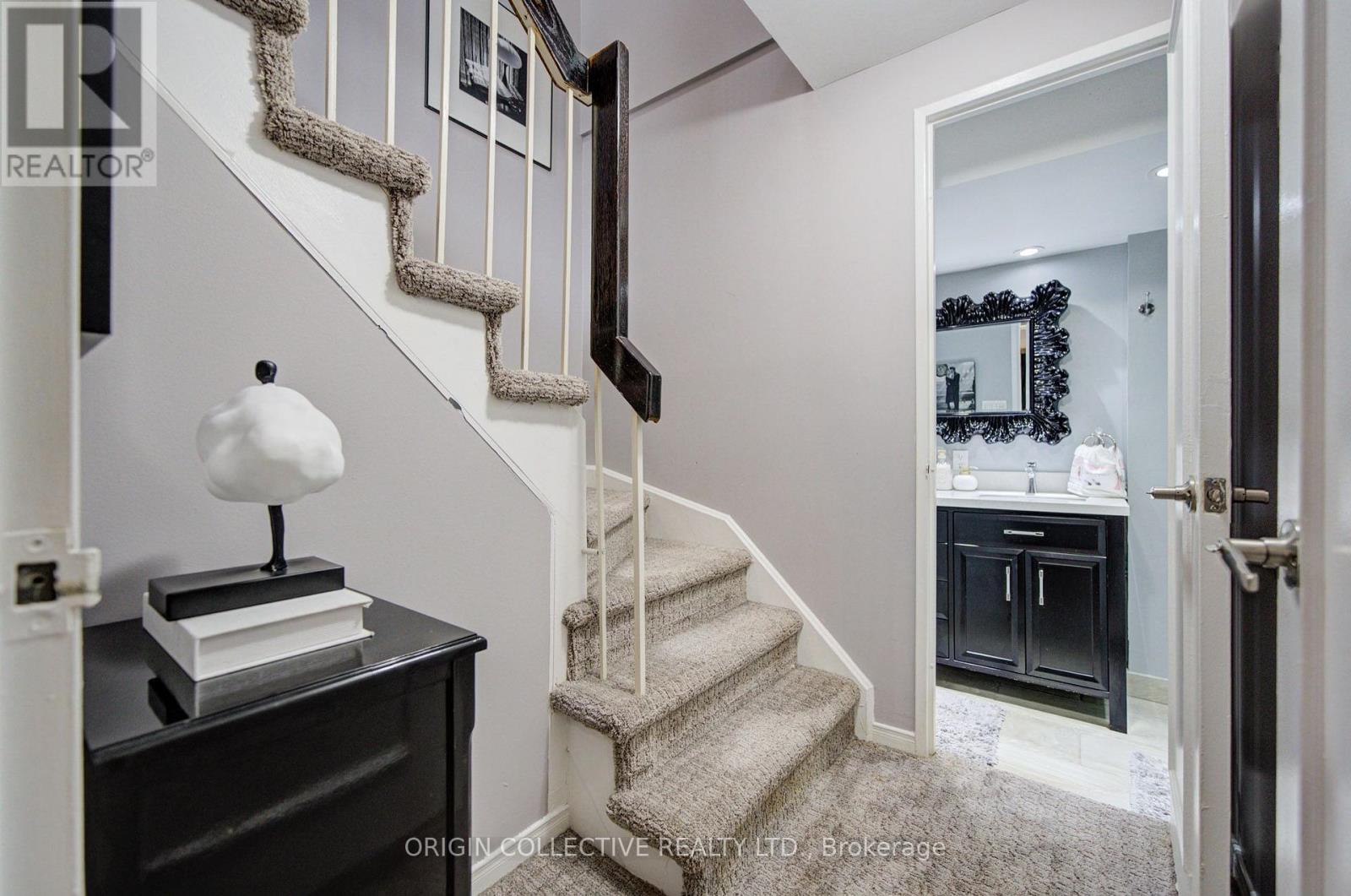 #305 19 DUNDONALD STREET - 34