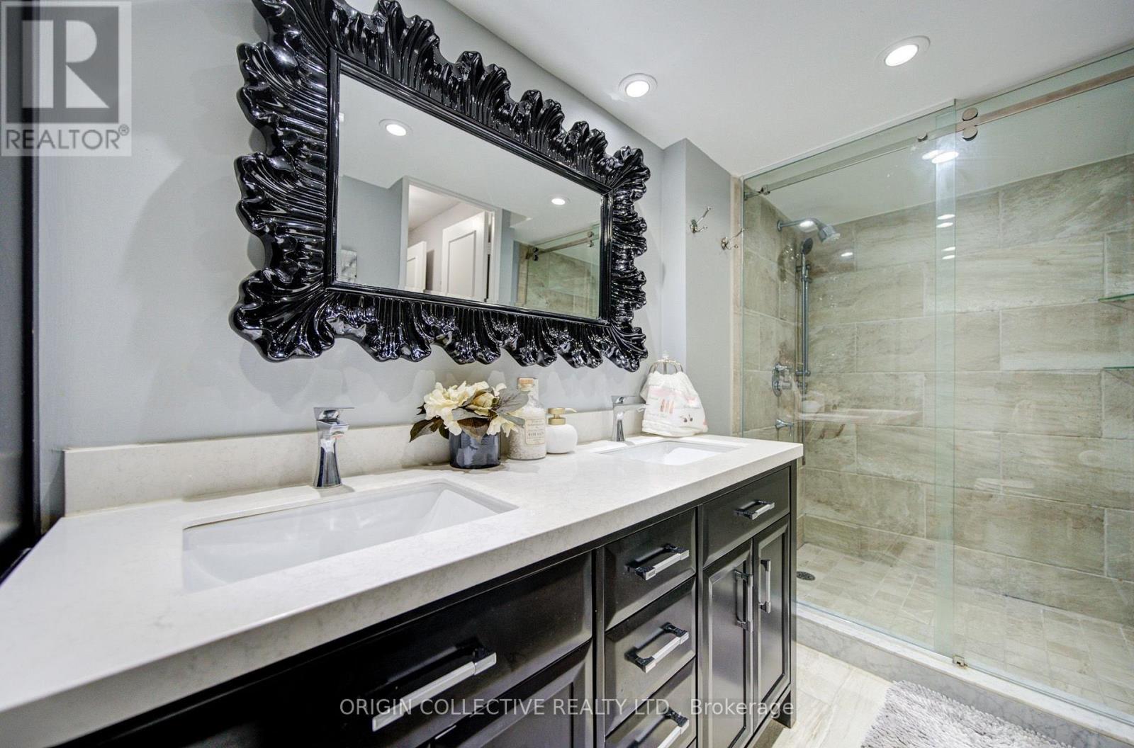 #305 19 DUNDONALD STREET - 37