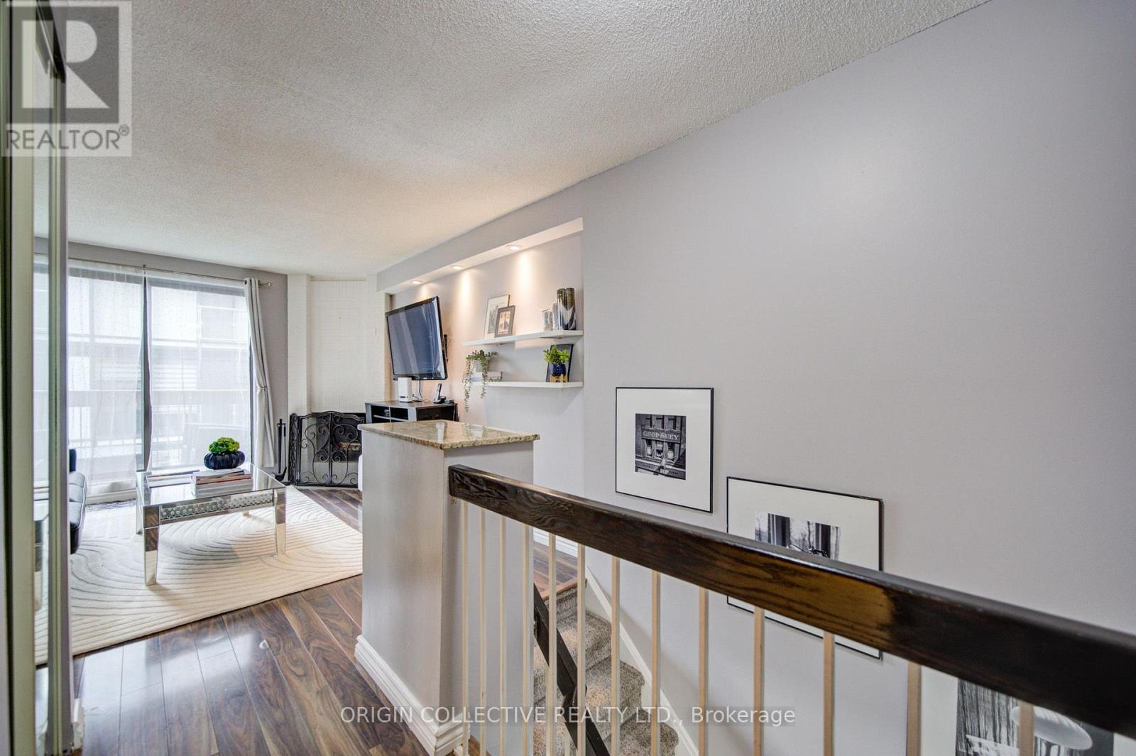 #305 19 DUNDONALD STREET - 8