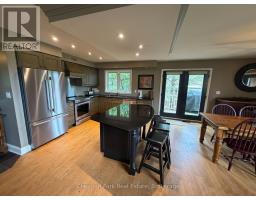 Bedroom - Sandfield 5 W3 - 3876 Muskoka Road 118 W, Muskoka Lakes, ON P0B1J0 Photo 6