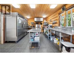 700 Fern Rd E, Qualicum Beach, BC V9K1M4 Photo 12