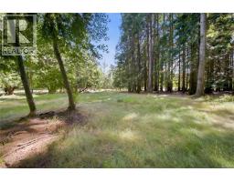 700 Fern Rd E, Qualicum Beach, BC V9K1M4 Photo 29