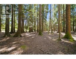 700 Fern Rd E, Qualicum Beach, BC V9K1M4 Photo 32