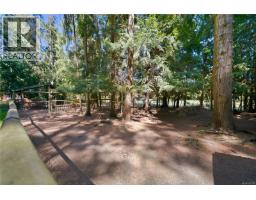 700 Fern Rd E, Qualicum Beach, BC V9K1M4 Photo 35