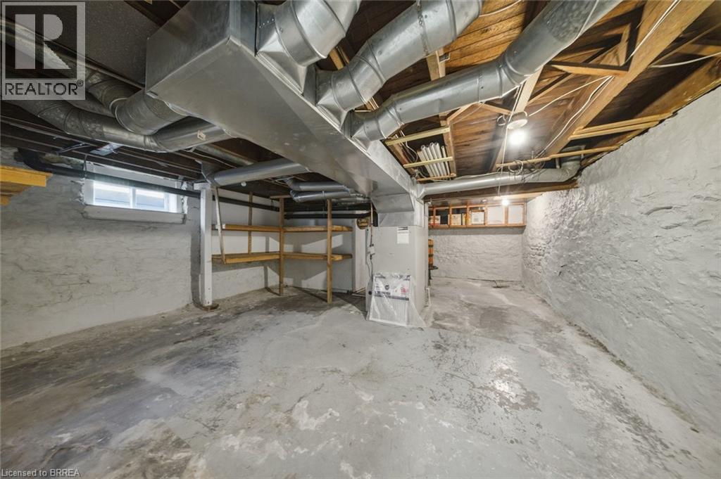 76 BROCK Street - 24