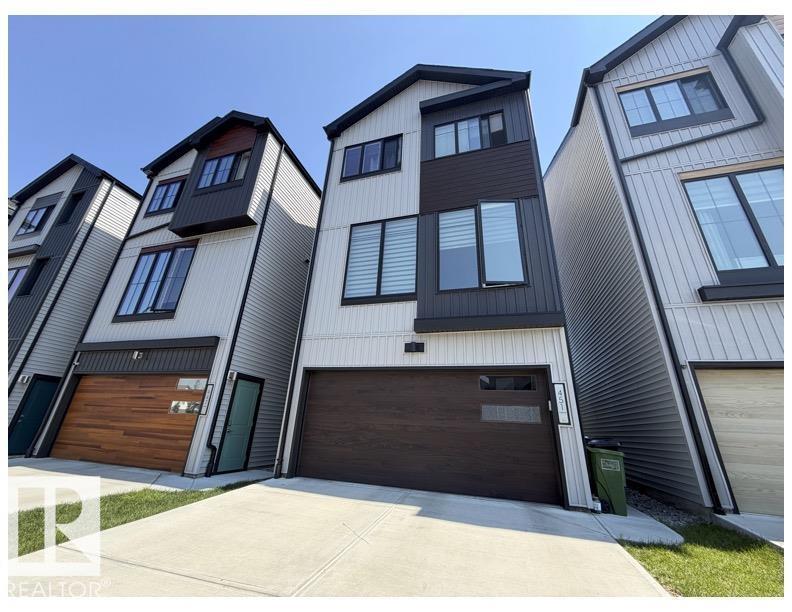 451 39 ST SW, Charlesworth, Edmonton photo 1